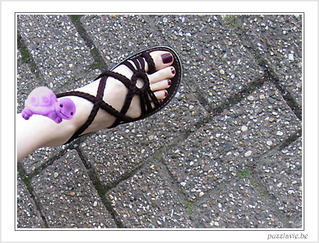 Je l'ai, le vernis � mes pieds